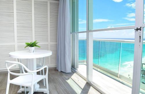Zona Hotelera Apartment | Suite at the best beach, balcony, stunning views, gym, jacuzi, pool