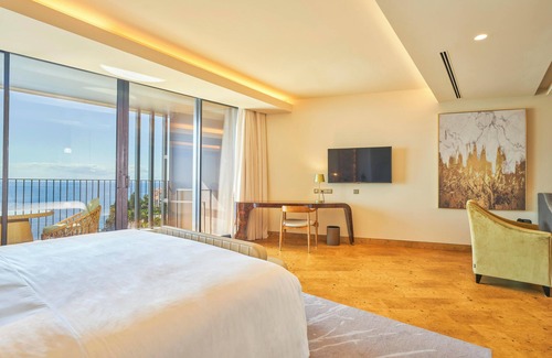 Se Hotel | Suite at the Savoy Palace, in Funchal Madeira
