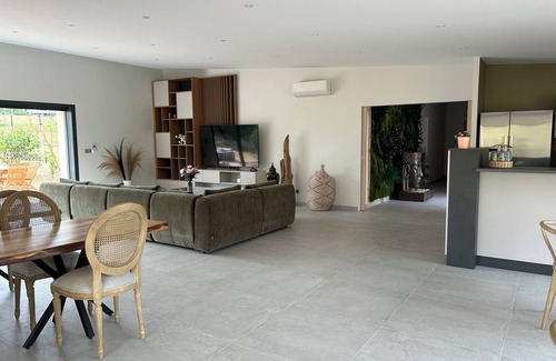Solesmes Apartment | Suite Avec Jaccuzi Privé à 45km du Mans