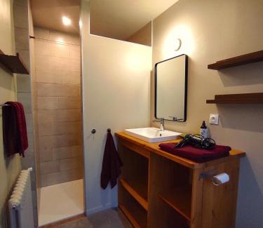 Coulommiers Bed & Breakfast | Suite - Chambre Cherry Plum