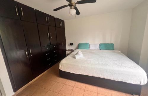 El Cangrejo House | Suite con cocina pequeña y baño privado