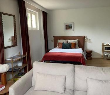 Craponne Bed & Breakfast | Suite Cosy Chambre avec espaces Salon et Salle de bain privés
