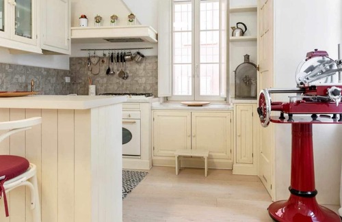 Parma City Centre Apartment | Suite Design Apartment in the heart of Parma