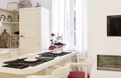 Parma City Centre Apartment | Suite Design Apartment in the heart of Parma