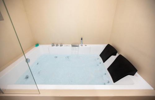 Saint-Louis Apartment | Suite Dreams - Balnéo & Sauna