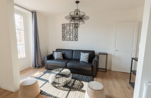 Epernay Apartment | Suite GATSBY - 6 peopleAt just 2 minutes' walk from avenue de Champagne!