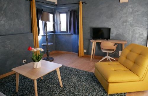 Millery Bed & Breakfast | Suite Historique entre Nancy et Metz, Charme et Confort dans Maison Fortifiée du XVème siècle - FR-1-584-318