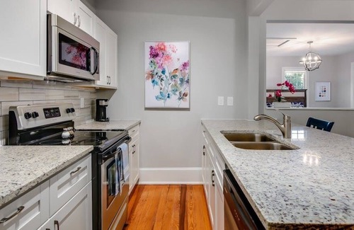Marble Falls House | Suite in Historic Downtown Marble Falls/Sleeps 4
