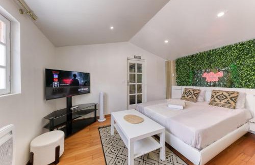 Vaujours Ski Chalet | Suite Loveroom Close to CDG and Disneyland Paris