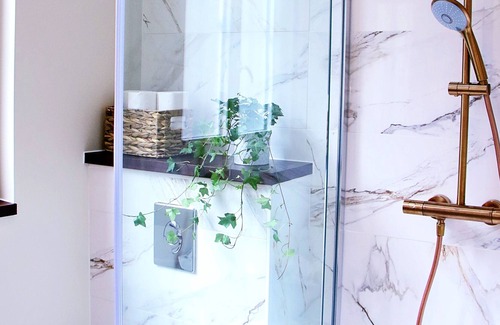 Roanne Apartment | Suite Luxueuse Avec Jacuzzi Privatif