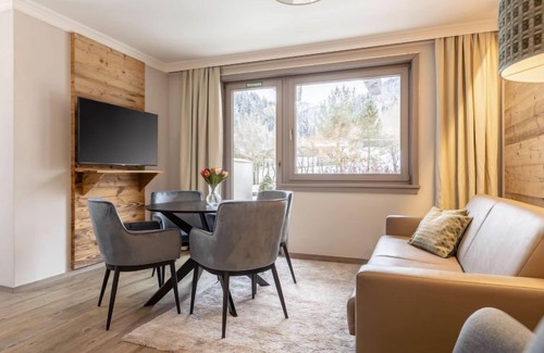 Vorderglemm Apartment | Suite mit 1 SZ & Wellnessbereich by Interhome