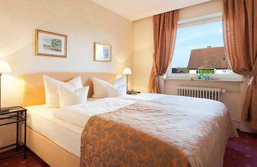 Aschach Apartment | Suite mit sep. Wohnraum, Balkon oder Terrasse, Bad-oder DU/WC, Haupthaus