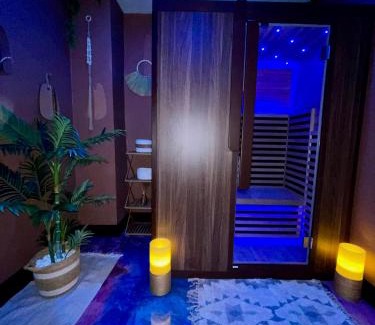 Ostviertel Apartment | Suite mit Whirlpool, Sauna, Pole Dance und mehr