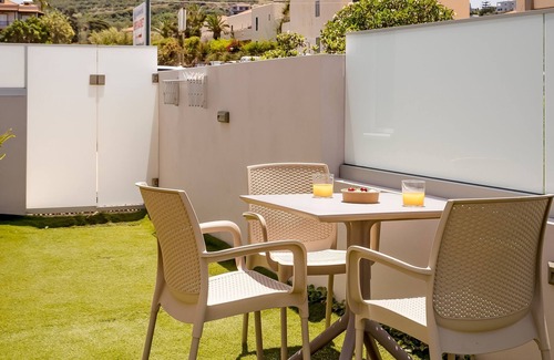 Agia Marina House | Suite n.1 with private pool & yard