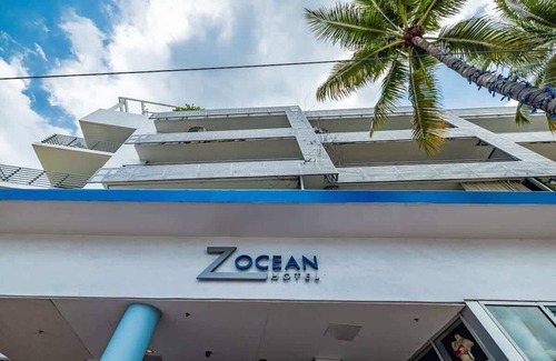South Beach Condo | Suite on Art Deco Ocean Drive Collins Av with pool