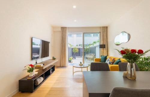 Monti Apartment | Suite & Outdoor Patio - Colosseum & Fori Imperiali