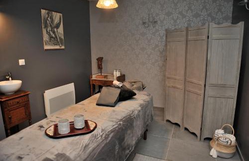 Siaugues-Sainte-Marie Bed & Breakfast | Suite romantique dans centre de bien-être Au chant de l'eau