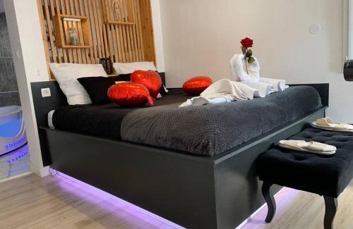 Echirolles Apartment | Suite romantique Spa Balnéothérapie