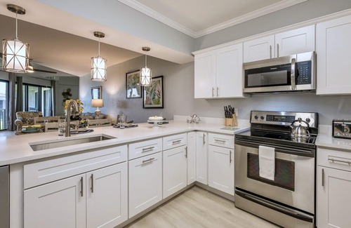 Key West Condo | *SUITE SANCTUARY @ THE BEACH* Oceanfront Condo & Pool + LAST KEY SERVICES.