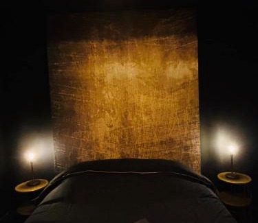 Port-Saint-Louis-du-Rhone Apartment | Suite with private Jacuzzi