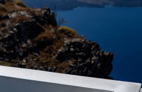 Imerovigli House | Suite with Hot tub at Pegasus Suites & Spa