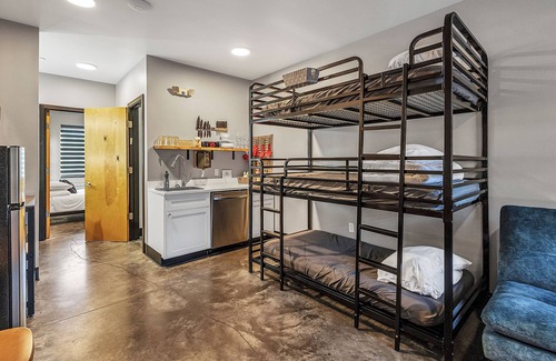 Pacific Hotel | Suite with kitchen near Six Flags and the St. Louis area in boutique hotel with onsite activities