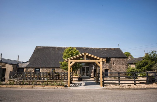 Clitheroe House | Suite with roll top bath
