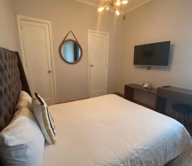 Cuauhtemoc Hotel | Suites Alcazar