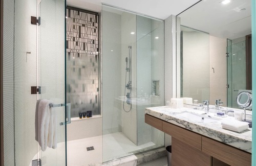 Brickell Hotel | Suites at SLS Lux Brickell managed by CE