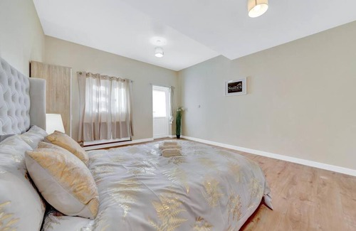 Dartford Apartment | Suites by Rehoboth - Royal Suite - Dartford