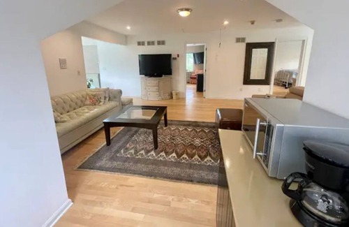 Bridgewater Apartment | Suites w 3 Beds sleeps 4, 2 rooms, own full bath