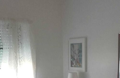 Carcavelos Apartment | Suits next to beach and SBE 15 minutes downton Lisbon