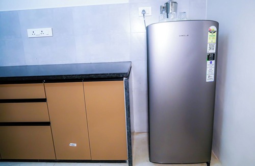 Varanasi Apartment | Sukoon Stay - Spacious 3-bedroom apartment with WiFi, AC in Spiritual Varanasi