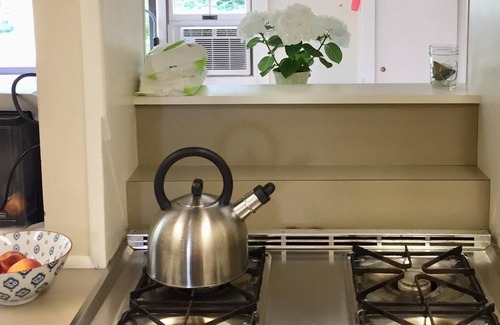 Nonquitt Cottage | Summer Beach Cottage in Nonquitt. Steps to beach, golf, tennis.