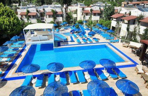 Bitez Apartment | Summer Garden Suites Beach Hotel