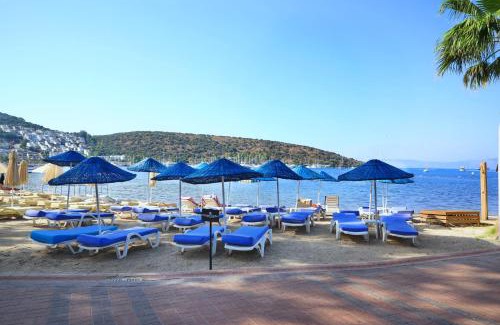 Bitez Apartment | Summer Garden Suites Beach Hotel