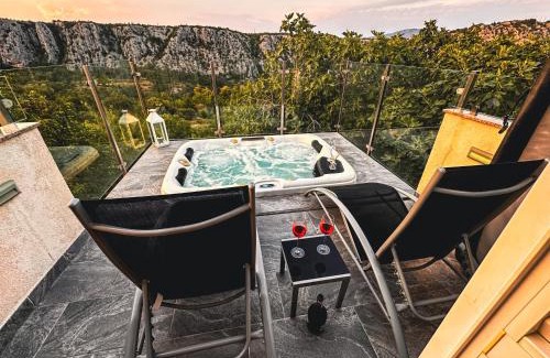 Slime House | Summer House Nika with Jacuzzi