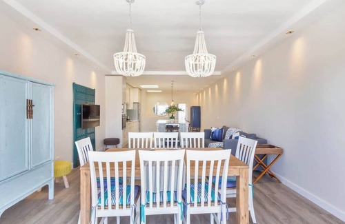 Camps Bay House | Summer Place Camps Bay - Newly Renovated Townhouse