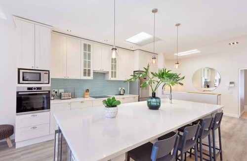 Camps Bay House | Summer Place Camps Bay - Newly Renovated Townhouse