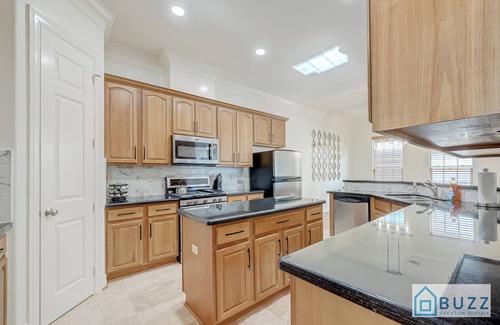 Washington Ave./ Memorial Park House | Summer's End Deal - Birdie