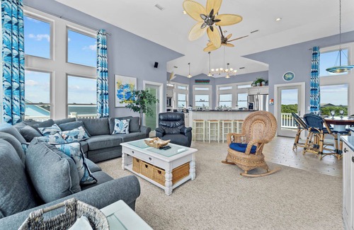 Brigands' Bay House | SUMMER SAVINGS - Canalfront Dog Friendly Home w/Hot Tub and Private Boat Dock