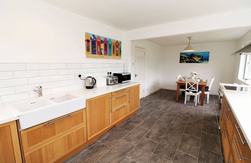 Croyde House | Summer Shores - 3 Bed | Coastal | Private Garden