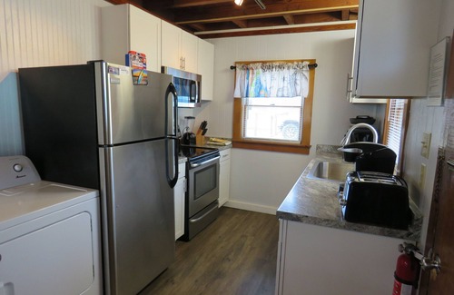 South Nags Head House | Summer Special/RIGHT ACROSS from OCEAN/Fenced yard/pet friendly