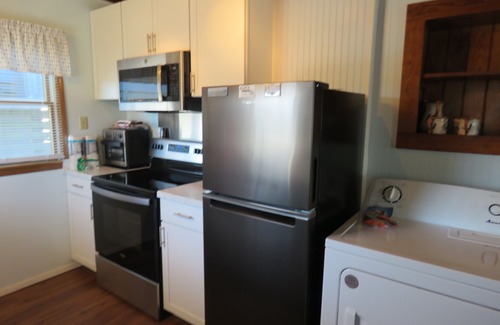 South Nags Head House | Summer Special/RIGHT ACROSS from OCEAN/Fenced yard/pet friendly