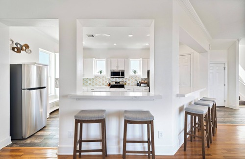 Galveston House | Summer weekends still available at stunning bayside home. 6BR/5BA in Pointe West