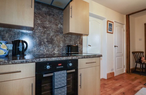 Gorran Haven Cottage | SUMMERFIELD COTTAGE, pet friendly, with a garden in Gorran Haven