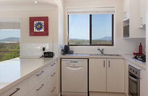 Gerroa House | Summerhill View - walk to the beach