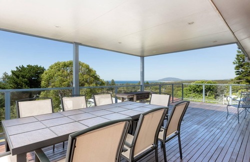 Gerroa House | Summerhill View - walk to the beach