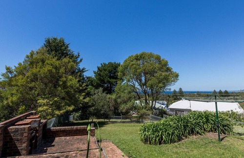 Gerroa House | Summerhill View - walk to the beach