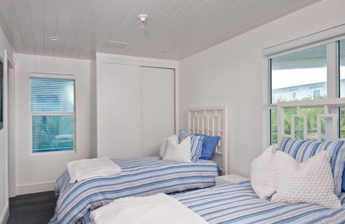 Summerplace Cottage | Summerplace Oceanfront Splendor - Come Relax By The Sea